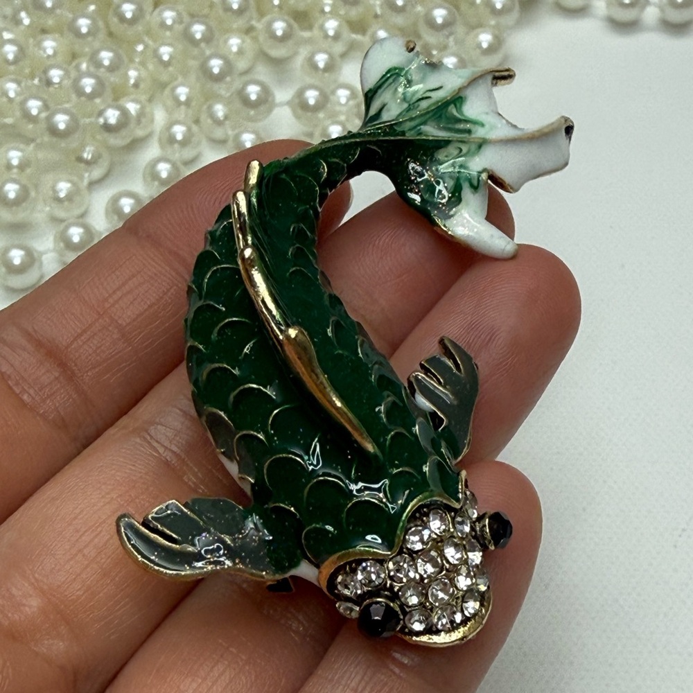 Green Fish Brooch with Rhinestones - Picture 4 of 5